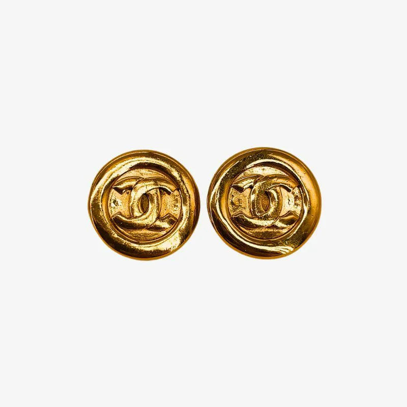 rb496-chanel-vintage-round-gold-plated-clip-on-earrings