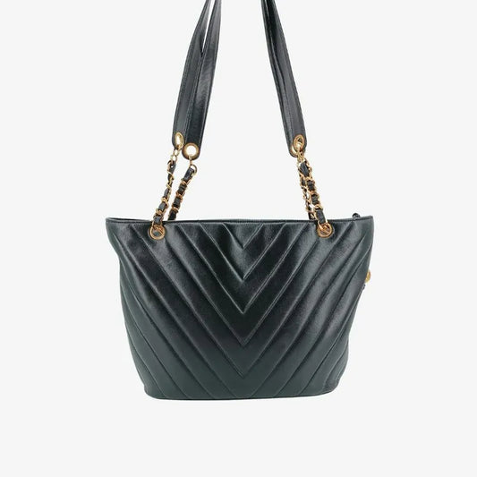 jt136-chanel-vintage-black-lambskin-chevron-tote-bag