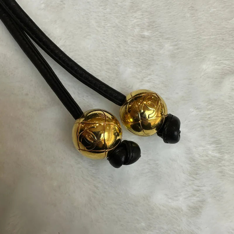 rc614-chanel-vintage-black-lambskin-gold-ball-bucket-bag