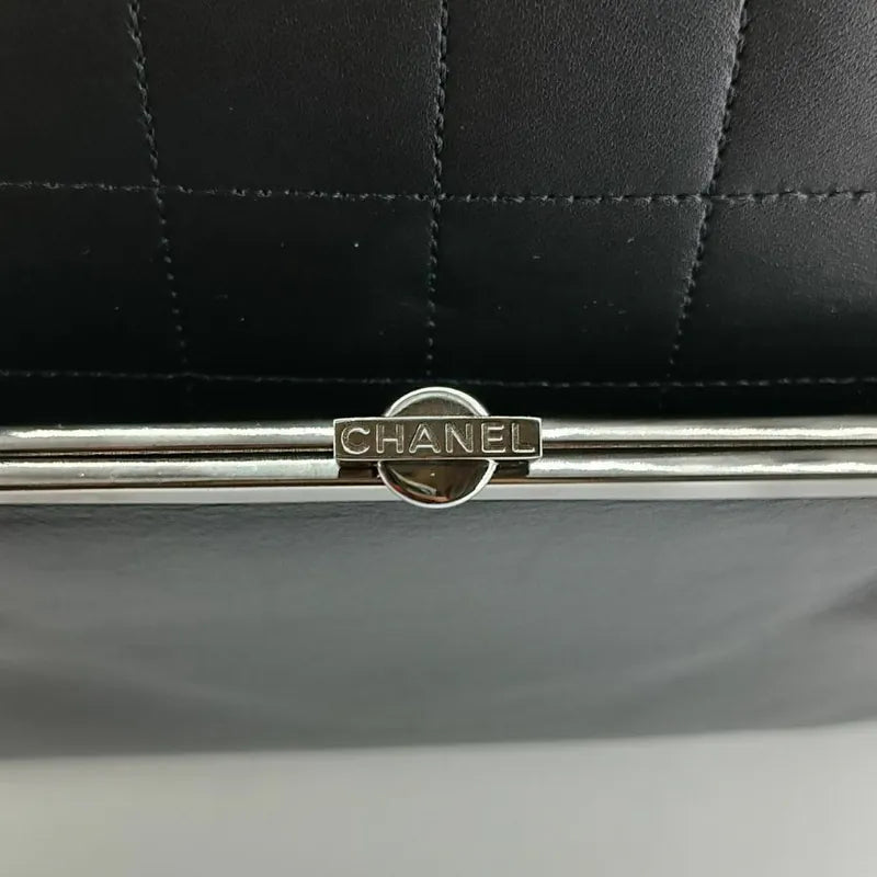 rb512-chanel-vintage-black-lambskin-chocolate-bar-tote-bag