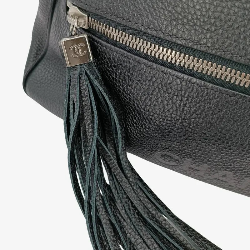 ra929-chanel-vintage-black-caviar-leather-handbag