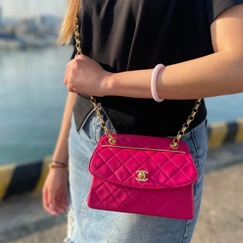 ra627-chanel-vintage-pink-lambskin-gold-chain-flap-bag