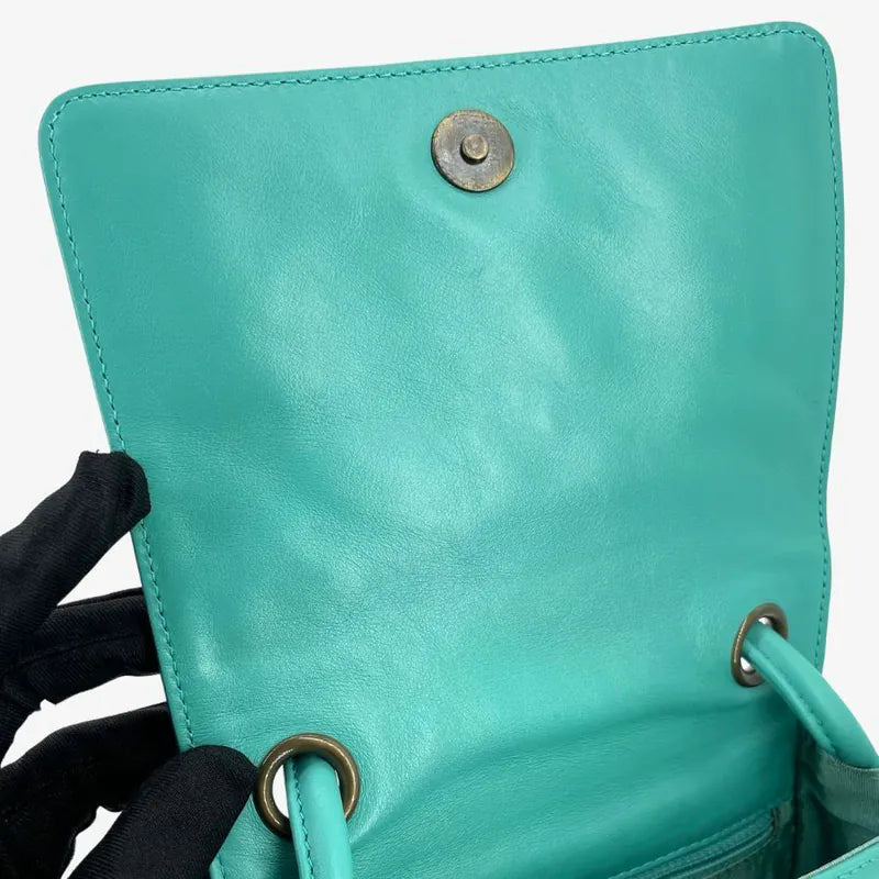 jw031-chanel-vintage-light-blue-lambskin-shoulder-bag