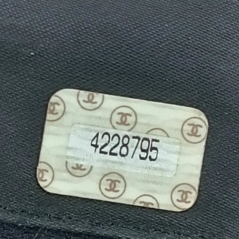 jt660-chanel-vintage-black-caviar-leather-quilted-camera-bag