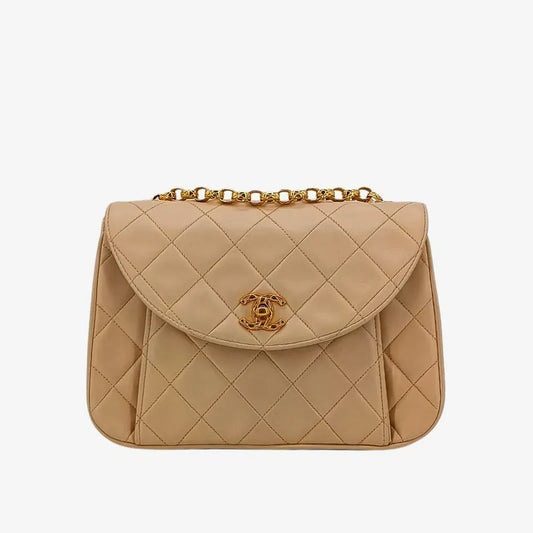 ra822-chanel-vintage-beige-lambskin-gold-chain-flap-bag