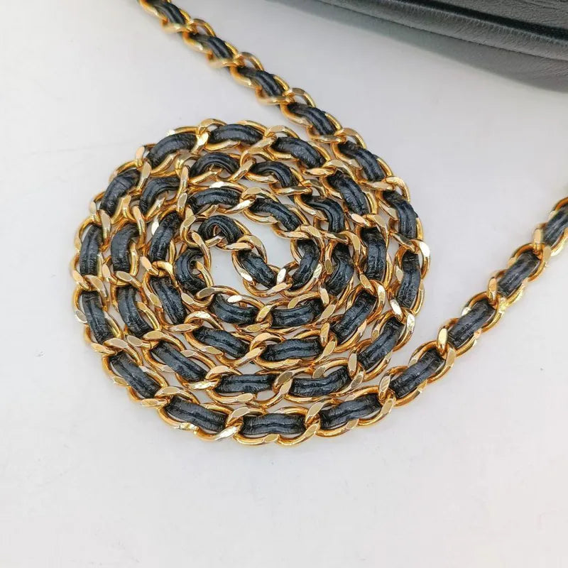 rb032-chanel-vintage-black-lambskin-quilted-camera-bag