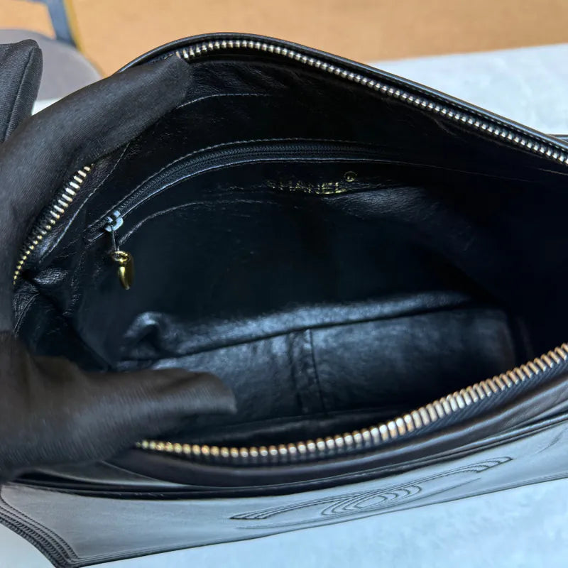 jw611-chanel-vintage-black-lambskin-camera-bag