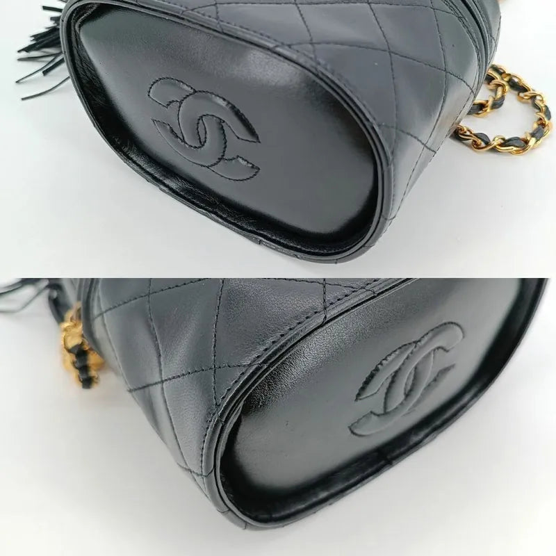 ra253-chanel-vintage-black-lambskin-tassel-bucket-bag