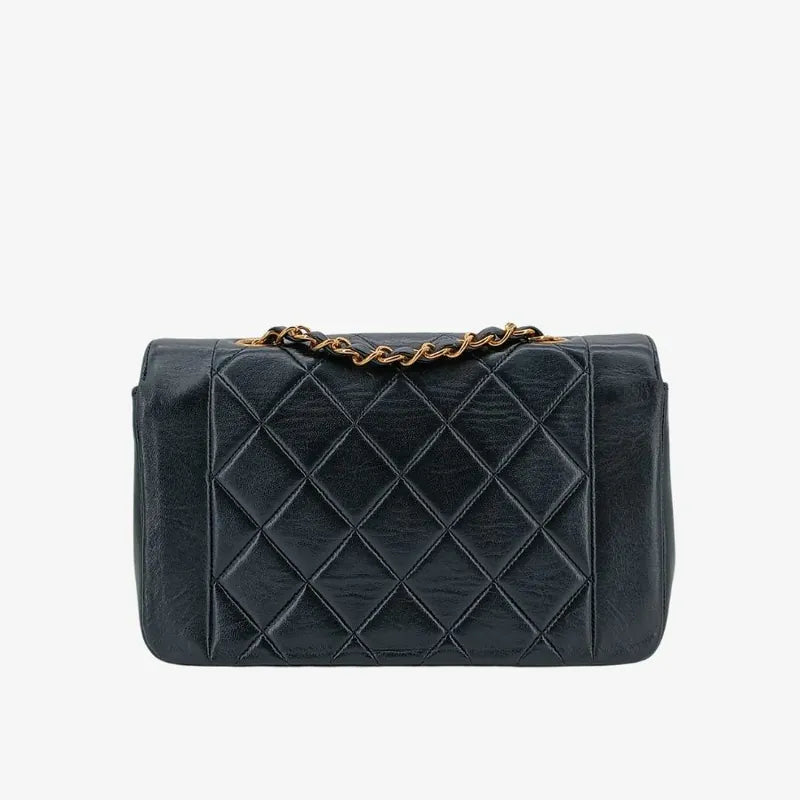 rb623-chanel-vintage-black-lambskin-22cm-diana-flap-bag