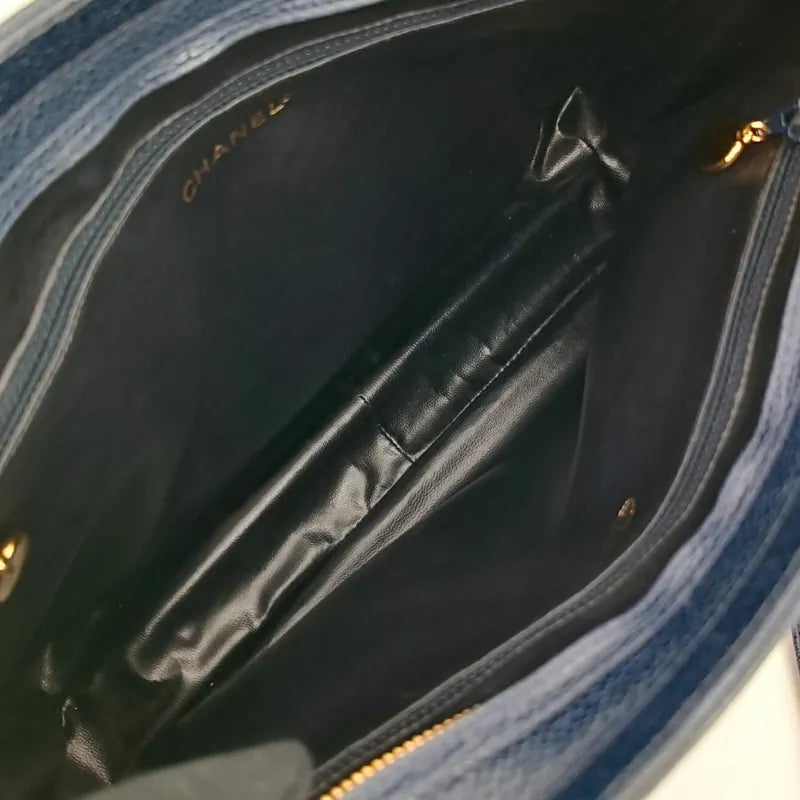 ra382-chanel-vintage-navy-caviar-leather-triple-cc-tote-bag