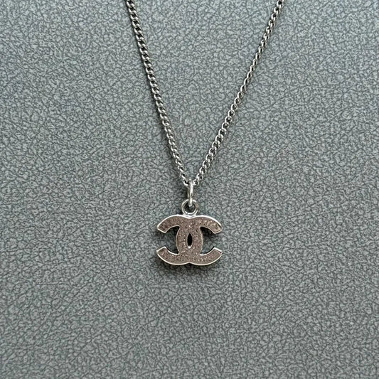 rc653-chanel-cc-rhinestone-pendant-necklace