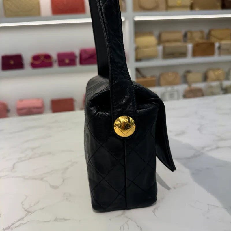 rc443-chanel-vintage-black-lambskin-straight-flap-handbag