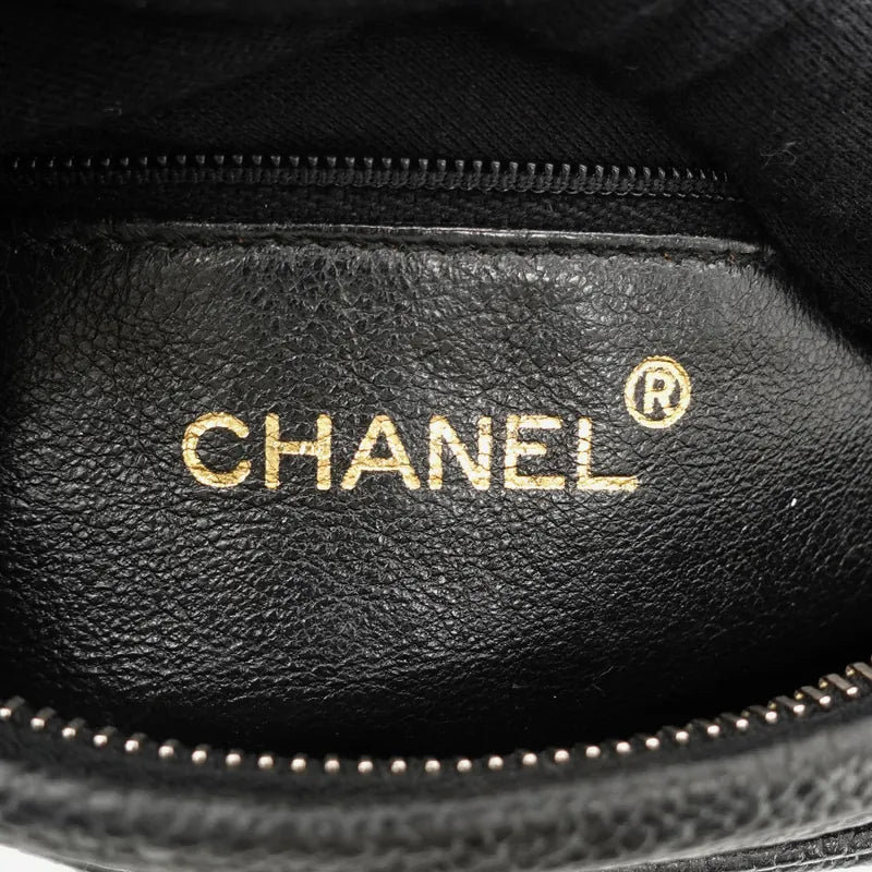 jq593-chanel-vintage-black-caviar-embossed-logo-camera-bag
