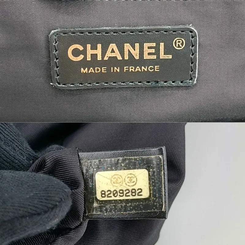 jt745-chanel-vintage-black-nylon-handbag