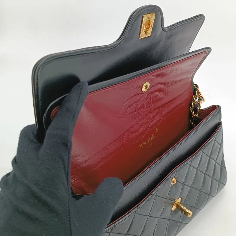 js941-chanel-vintage-black-lambskin-quilted-flap-bag