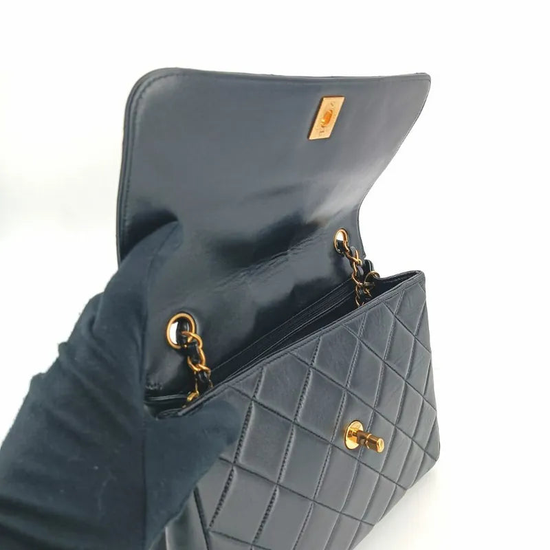 jr619-chanel-vintage-black-lambskin-quilted-flap-bag