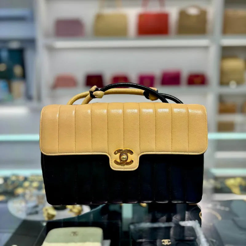 jw391-chanel-vintage-bicolor-beige-black-lambskin-flap-bag