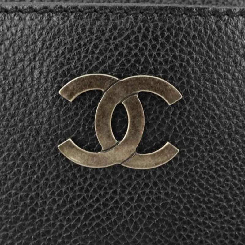 jq898-chanel-vintage-black-caviar-handbag