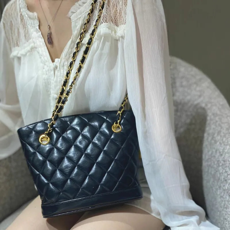ra121-chanel-vintage-black-lambskin-quilted-shoulder-bag