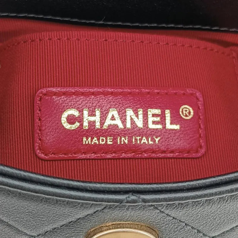 c482-chanel-black-calfskin-imitation-pearls-flap-bag