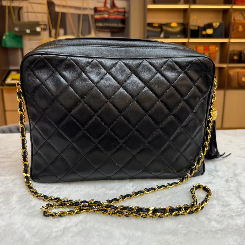rc857-chanel-vintage-black-lambskin-tassel-camera-bag