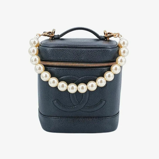 tk017-chanel-vintage-black-caviar-leather-cosmetic-bag