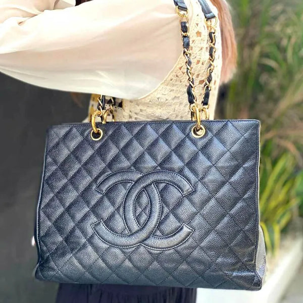 JS353 - CHANEL Vintage Black Caviar Leather GST Tote Bag – Lovintage