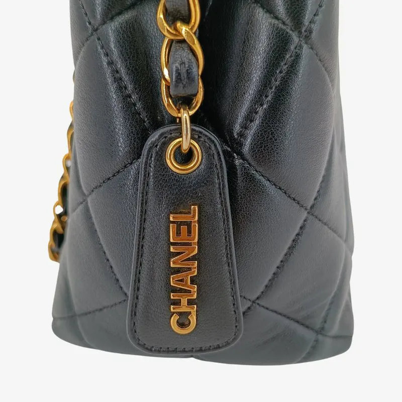 rb913-chanel-vintage-black-lambskin-tote-bag