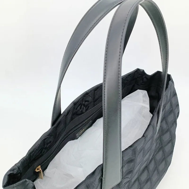 tk012-chanel-vintage-black-nylon-handbag