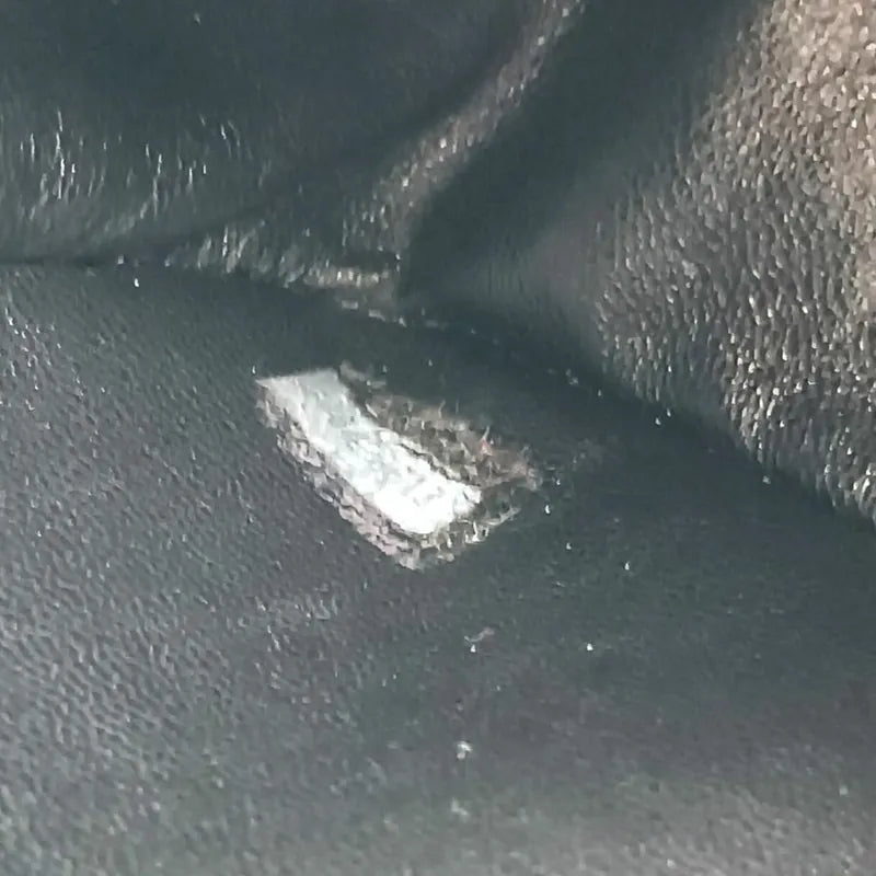 jt669-chanel-vintage-black-ostrichskin-camera-bag