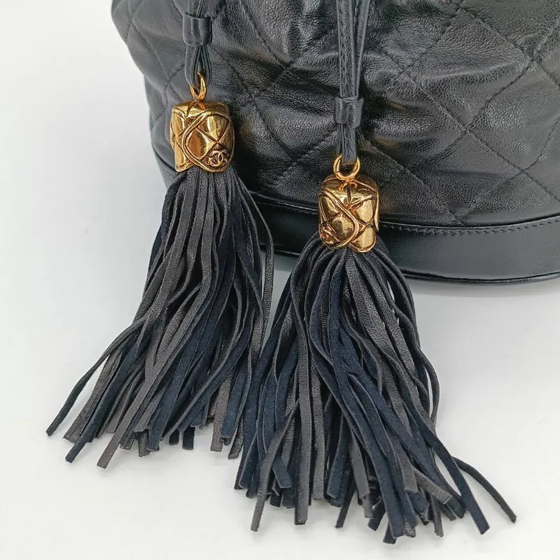 ra586-chanel-vintage-black-lambskin-drawstring-bucket-bag