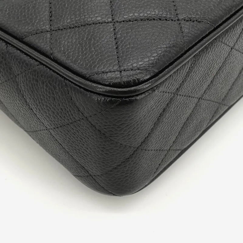 jq615-chanel-vintage-black-caviar-quilted-camera-bag