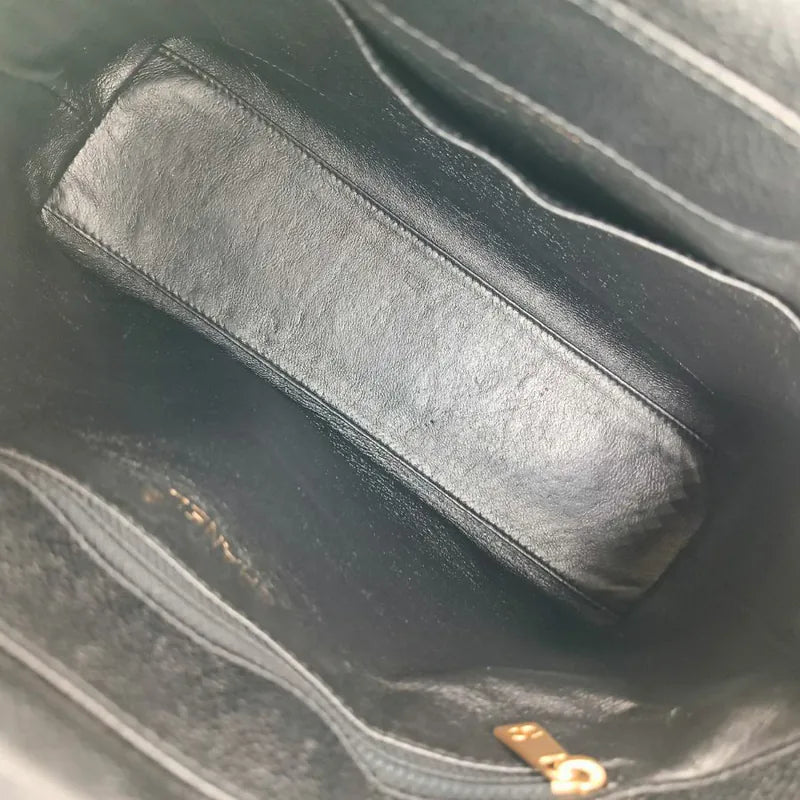 jw207-chanel-vintage-black-caviar-leather-wood-handle-handbag