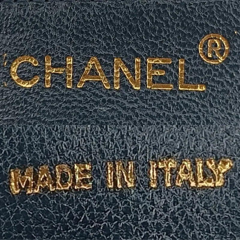 rb526-chanel-vintage-navy-lambskin-gold-chain-camera-bag