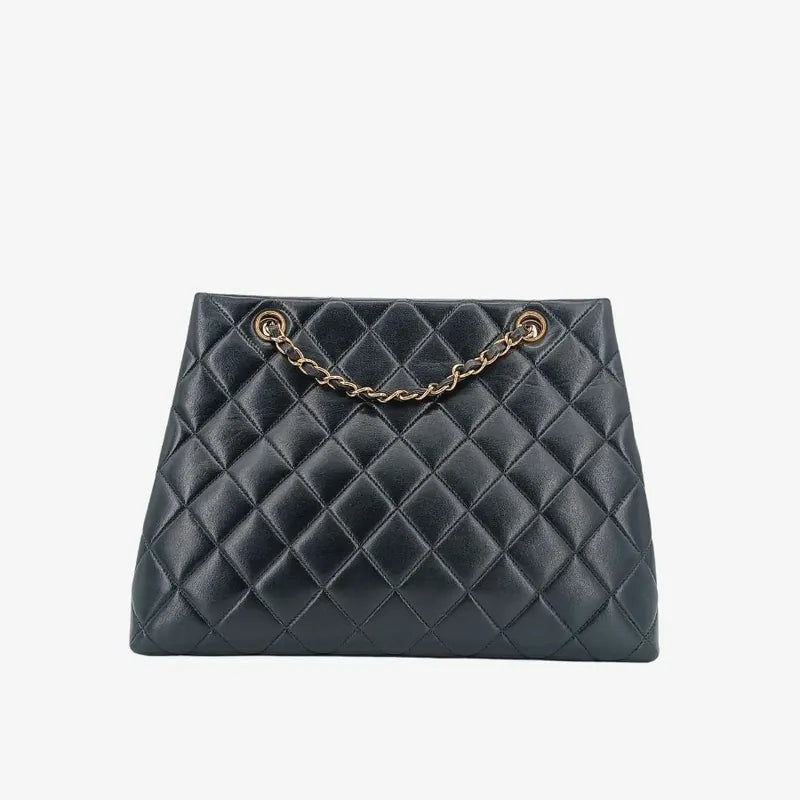 js512-chanel-vintage-black-lambskin-quilted-tote-bag