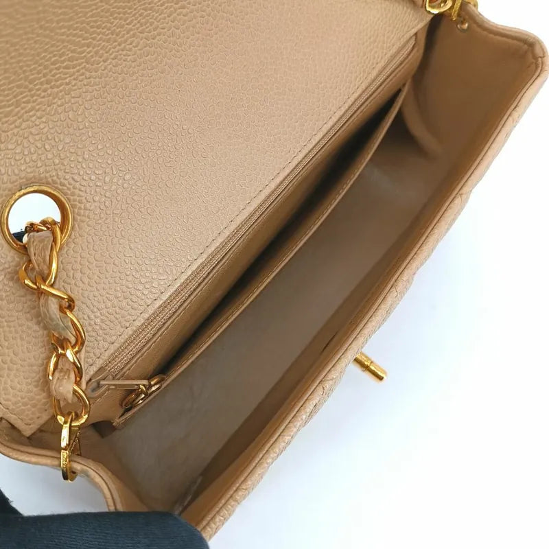 c392-chanel-vintage-beige-caviar-leather-22cm-diana-flap-bag