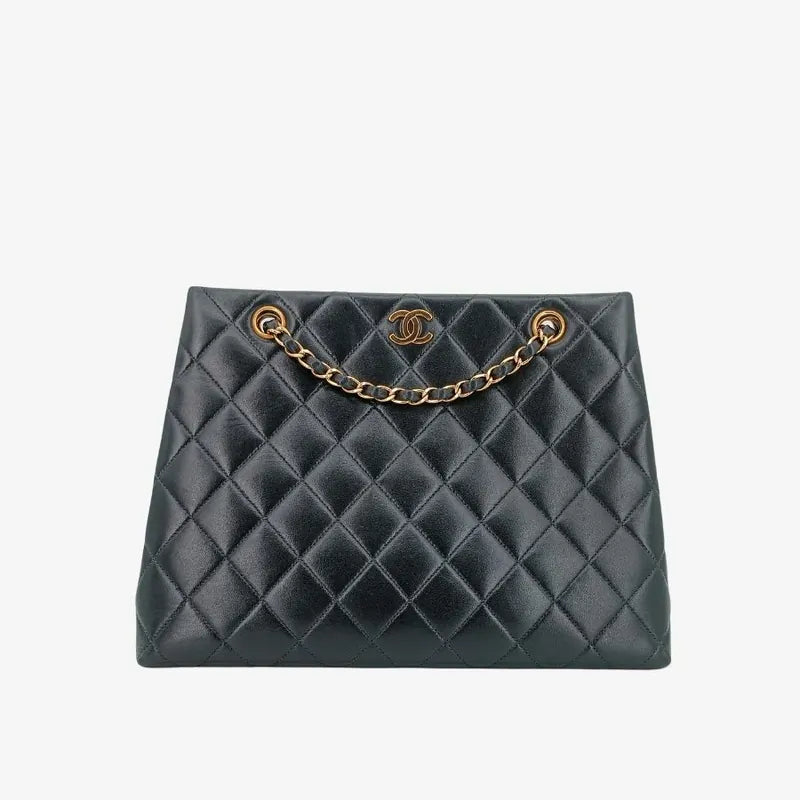 js661-chanel-vintage-black-lambskin-quilted-tote-bag
