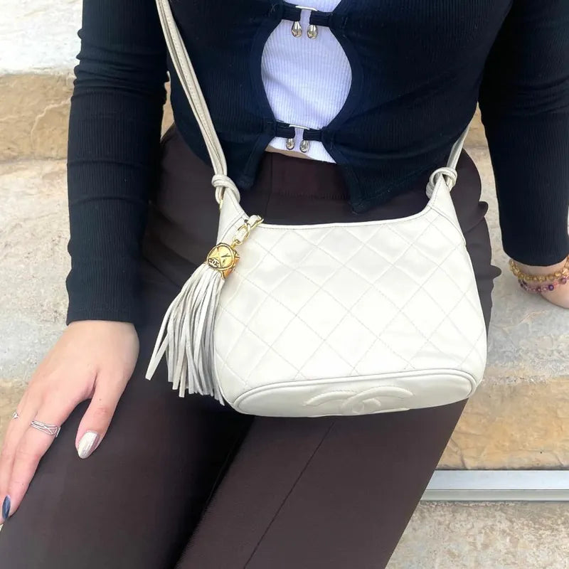 jr789-chanel-vintage-beige-lambskin-quilted-camera-bag