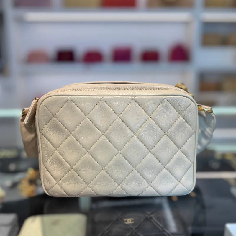 rb289-chanel-vintage-beige-lambskin-camrea-bag