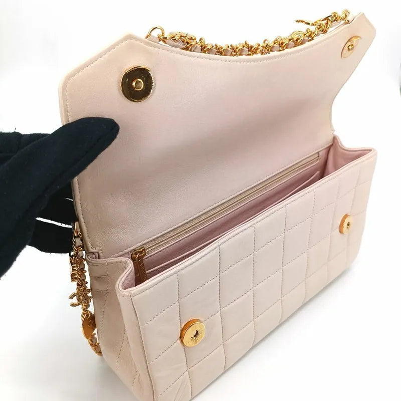jah113-chanel-vintage-pink-lambskin-chocolate-bar-charms-flap-bag