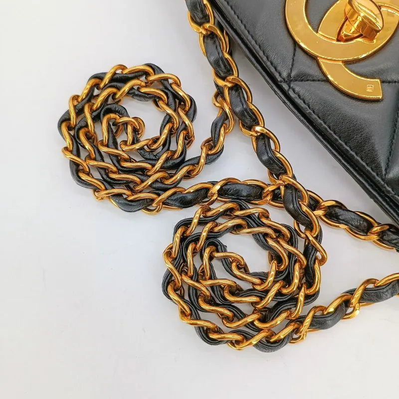 ra554-chanel-vintage-black-lambskin-big-cc-turnlock-tote-bag