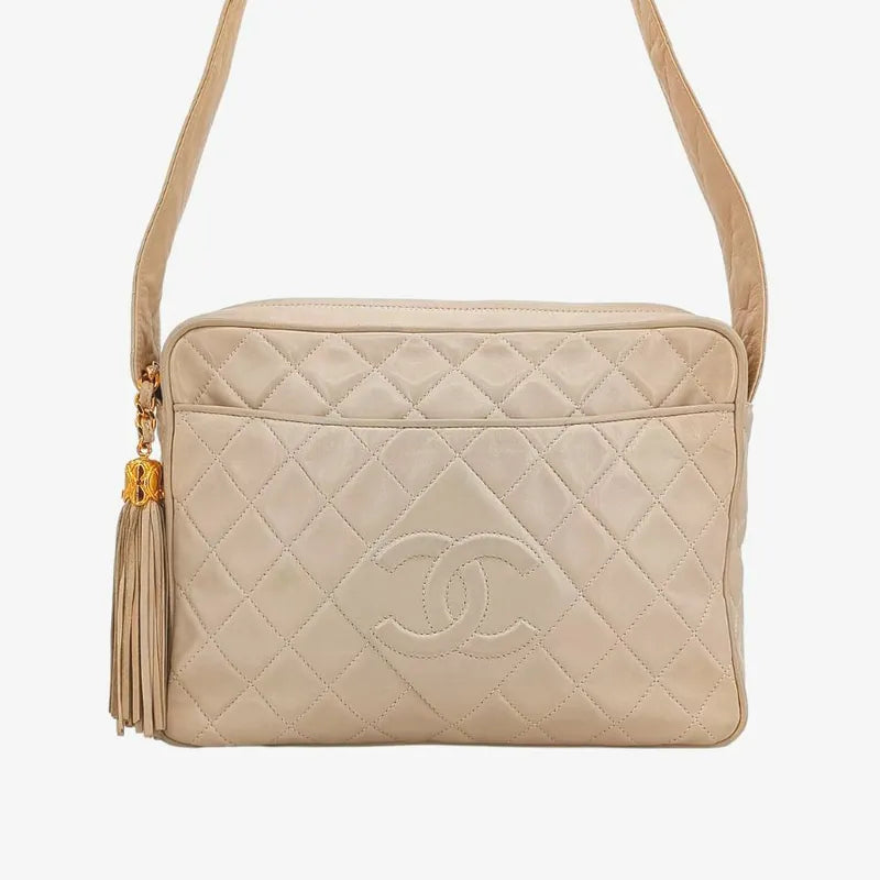 ra236-chanel-vintage-beige-lambskin-tessel-camera-bag