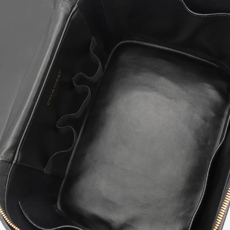 jq582-chanel-vintage-black-caviar-embossed-logo-cosmetic-bag