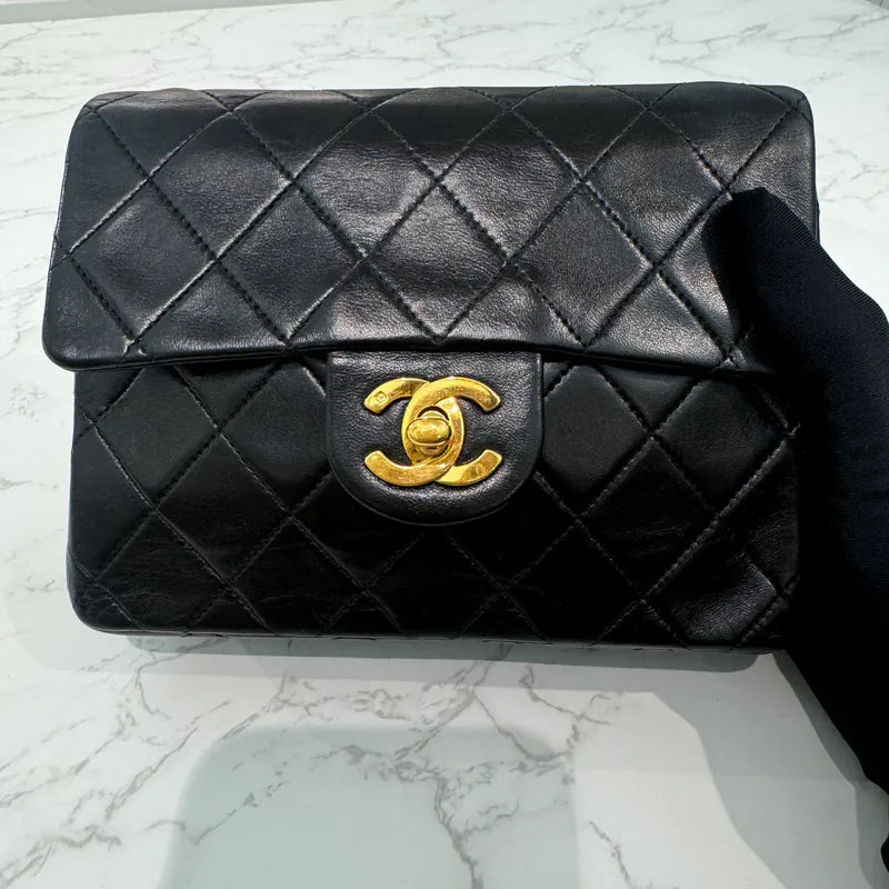 rc581-chanel-vintage-black-lambskin-classic-mini-flap-bag