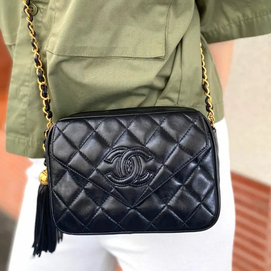 jt193-chanel-vintage-black-lambskin-quilted-camera-bag