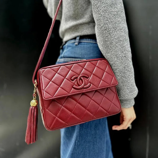 ra426-chanel-vintage-burgundy-lambskin-tessel-camera-bag