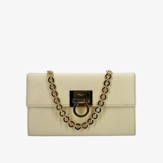 jx597-salvatore-ferragamo-vintage-white-leather-gancini-shoulder-bag