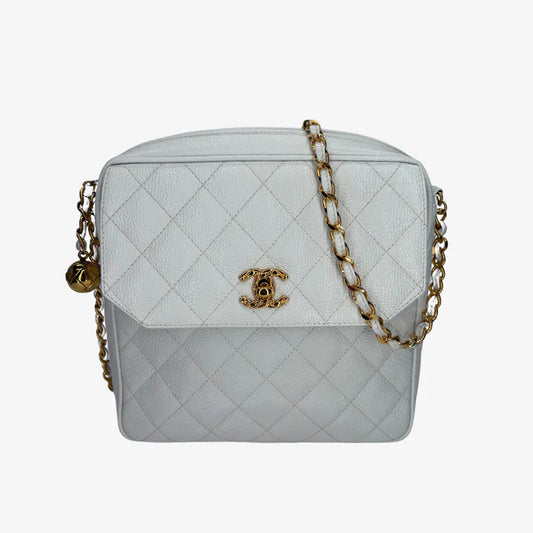 JW814 - CHANEL Vintage White Caviar Leather Quilted Camera Bag
