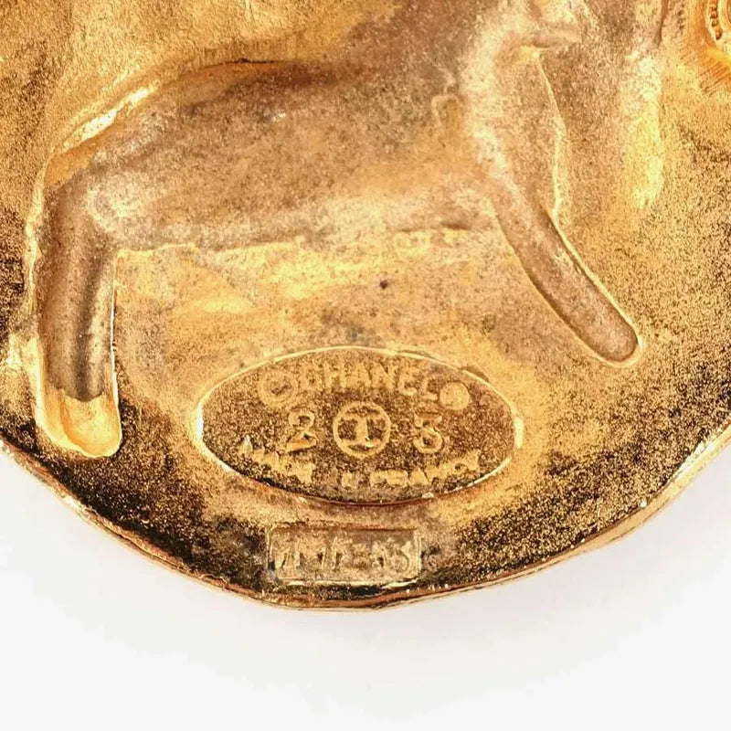 jq609-chanel-vintage-gold-brooch