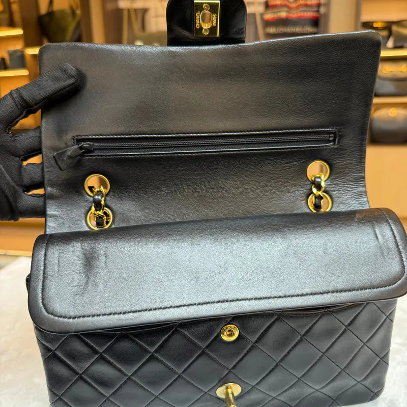 jw872-chanel-vintage-black-lambskin-25cm-classic-flap-bag